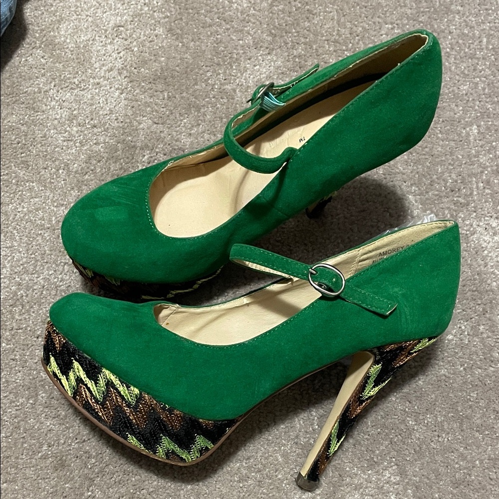 Elegant Green Suede Mary Jane Heels